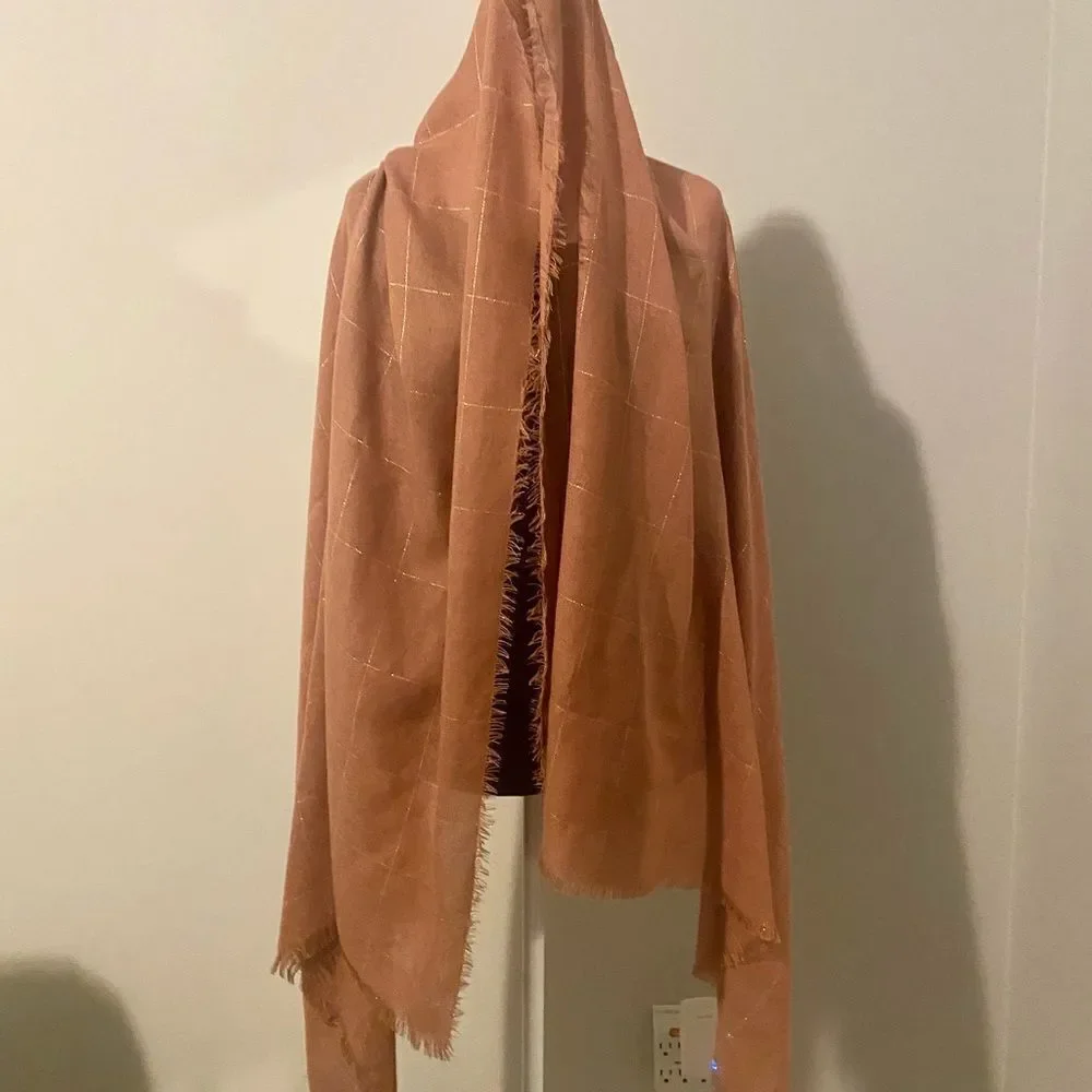 Blush scarf with gold accents woven throughout - Picture 3 of 5